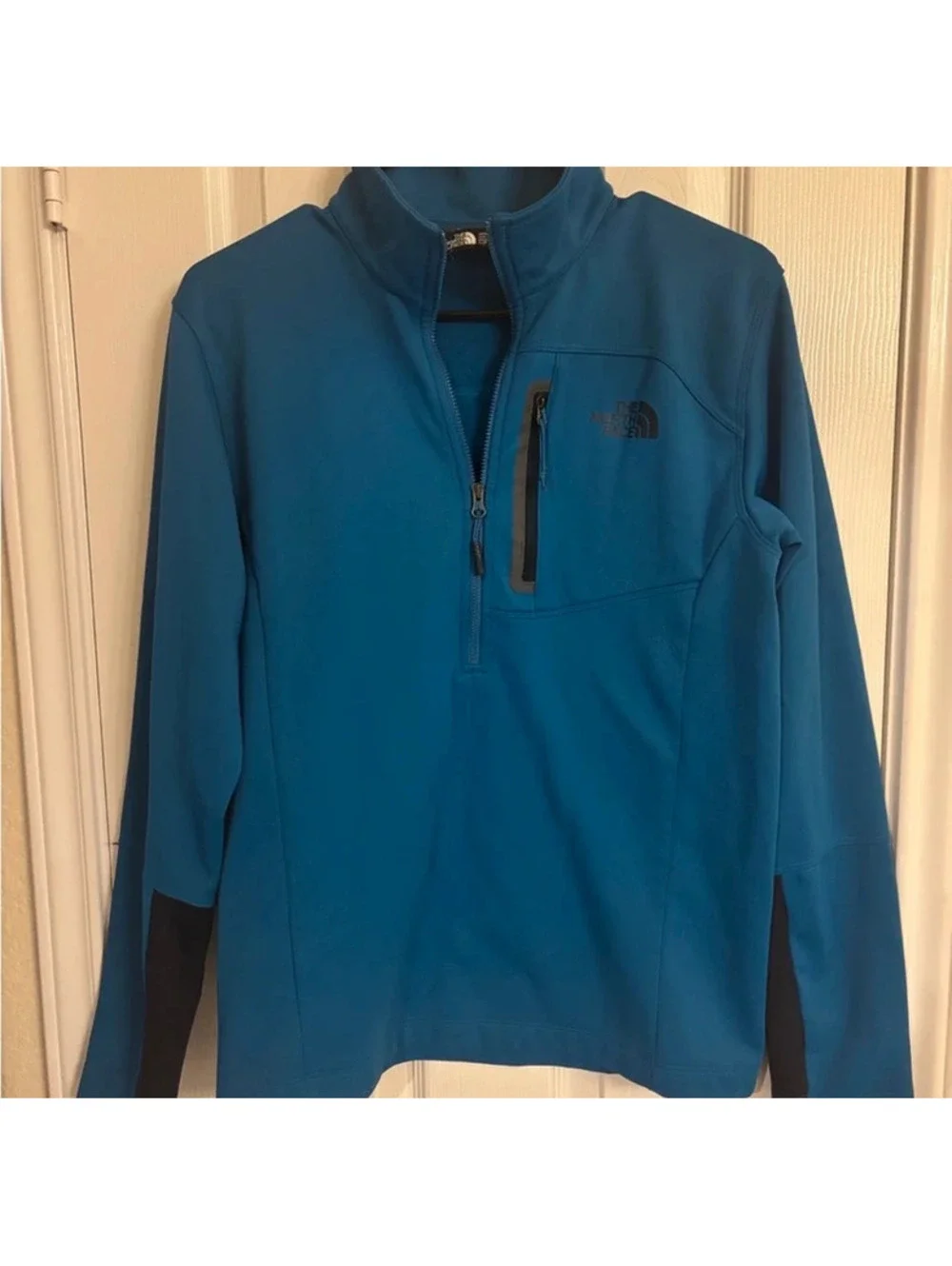 The North Face Men's Blue Half-Zip Pullover Small